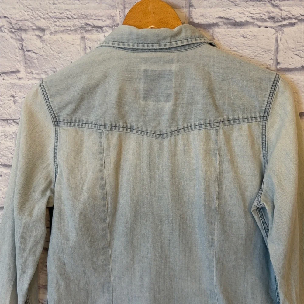 American Eagle Denim Button Down Shirt Long Sleeve Light Blue Slim Fit Small
